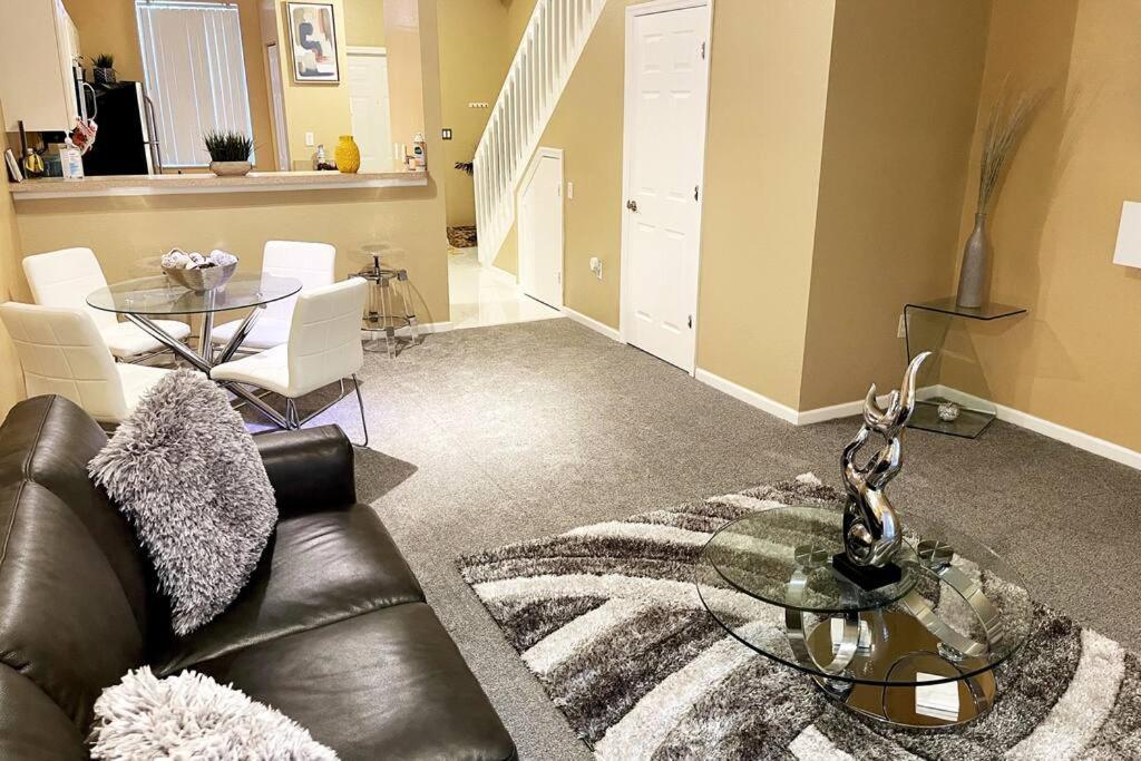 ميامي غاردنز Luxury Miami 2Br Townhouse Near Stadium !! المظهر الخارجي الصورة